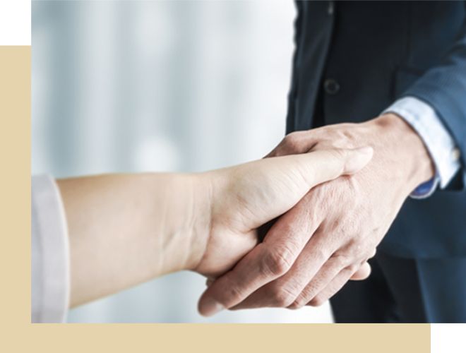 医師とビジネスマンの相談風景